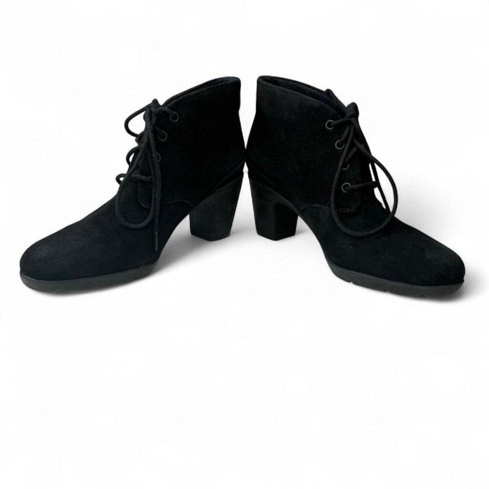 Clarks Artisan Black Suede Ankle Boots Sz 8 Witchy Core Chunky Heel Comfort